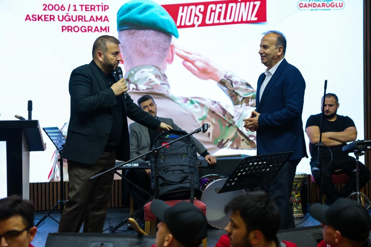 arnavutkoy belediyesinden askere gidecek genclere kinali ugurlama 2 75p6fYlz