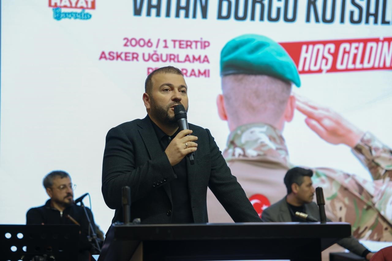 arnavutkoy belediyesinden askere gidecek genclere kinali ugurlama 3 IH9Ohh41