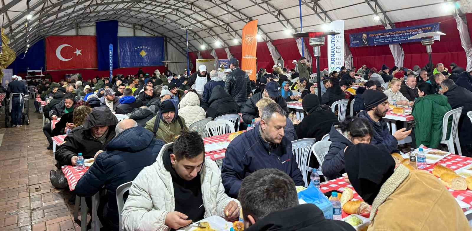 arnavutkoy belediyesinden kosovada bin 500 kisilik kardeslik sofrasi 2 DzqpVpFh
