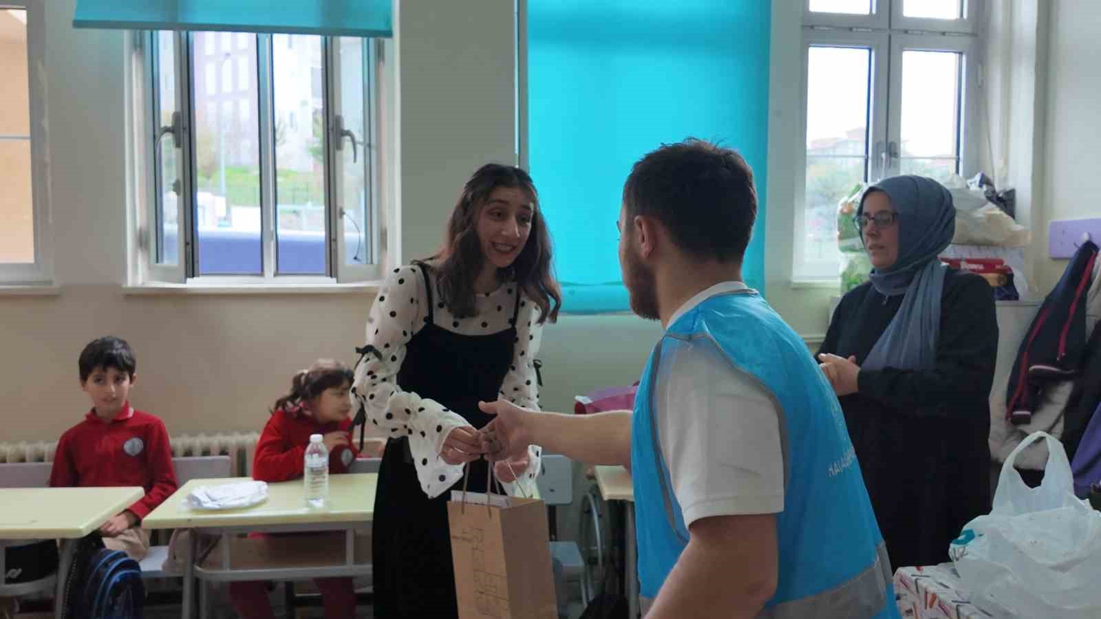 arnavutkoy belediyesinden ogretmenlere 24 kasim surprizi 1 AG5QkdAM