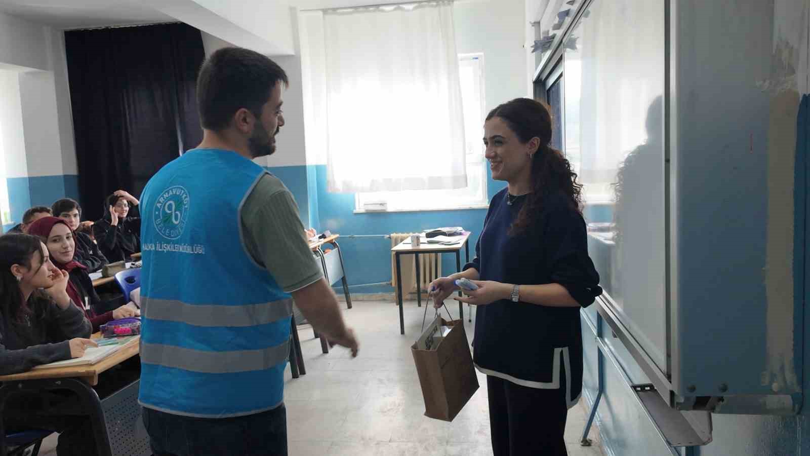 arnavutkoy belediyesinden ogretmenlere 24 kasim surprizi 9 1bZ2ACf1