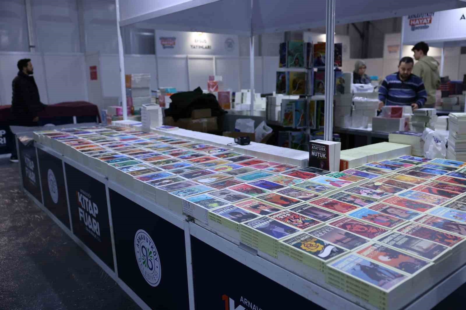 arnavutkoyde 1 kitap fuari kapilarini acti onlarca unlu isim kitapseverlerle bulusacak 0 wcT529nQ