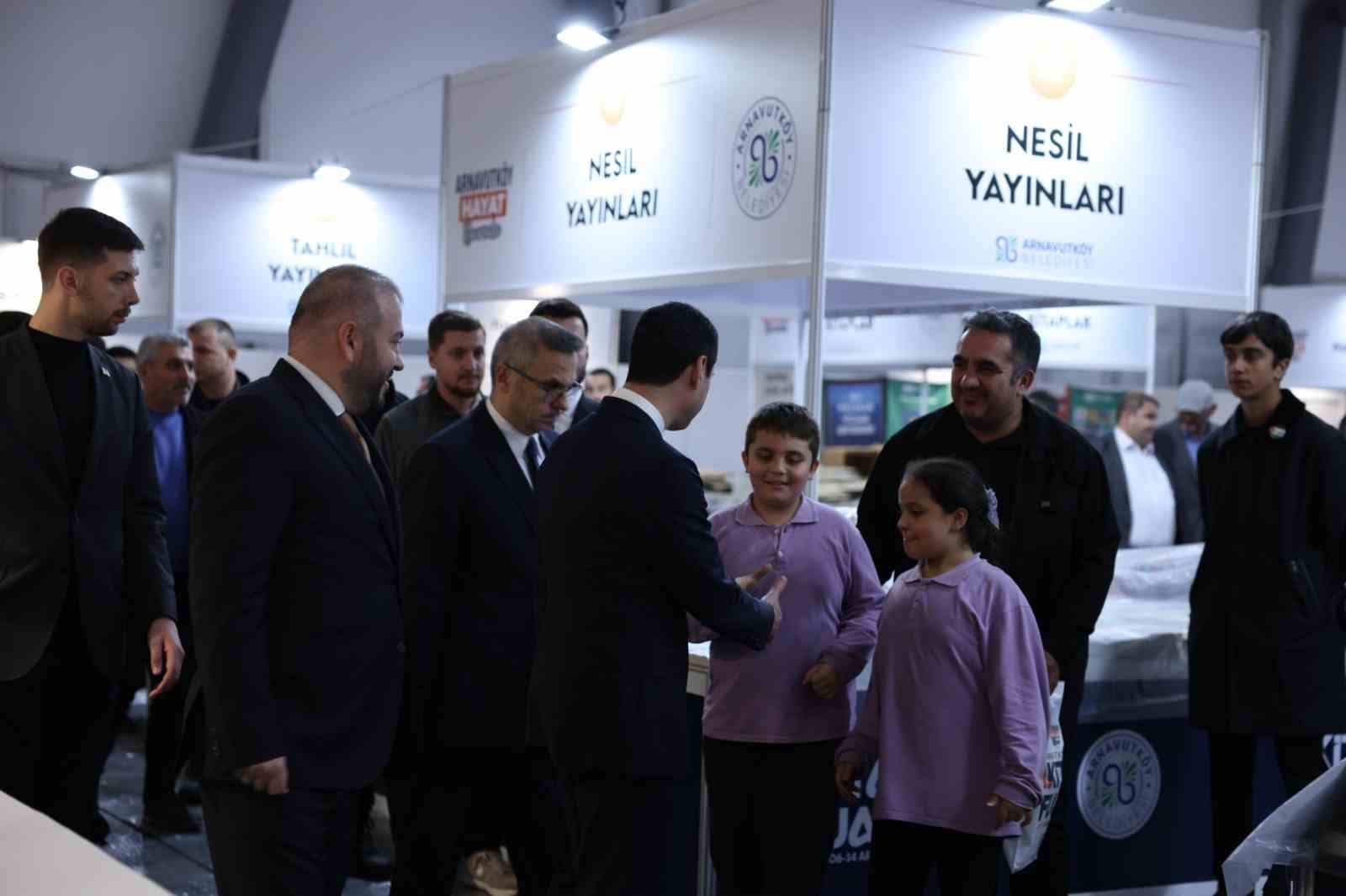 arnavutkoyde 1 kitap fuari kapilarini acti onlarca unlu isim kitapseverlerle bulusacak 3 I1nDdS6L