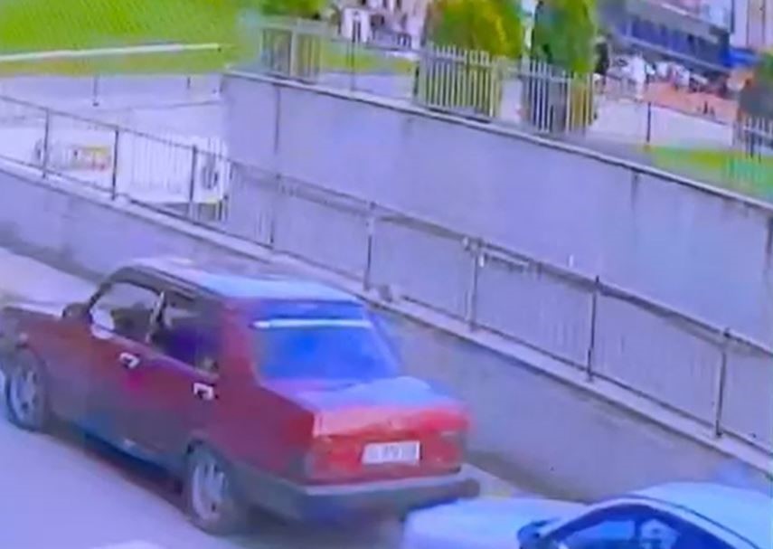 arnavutkoyde 13 yasindaki cocuk parkta bicaklandi 1
