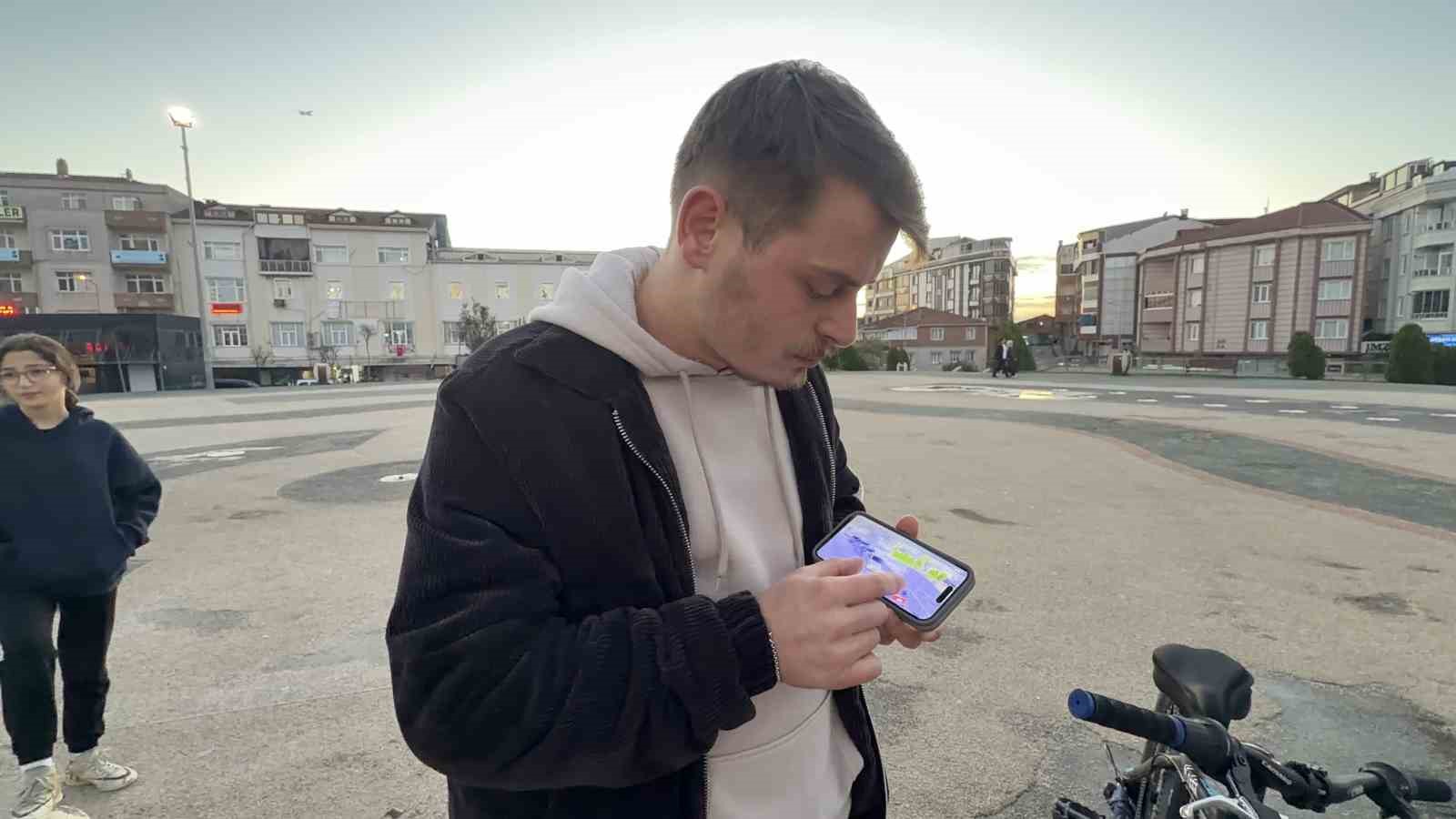 arnavutkoyde 13 yasindaki cocuk parkta bicaklandi 3 alDVLlbs