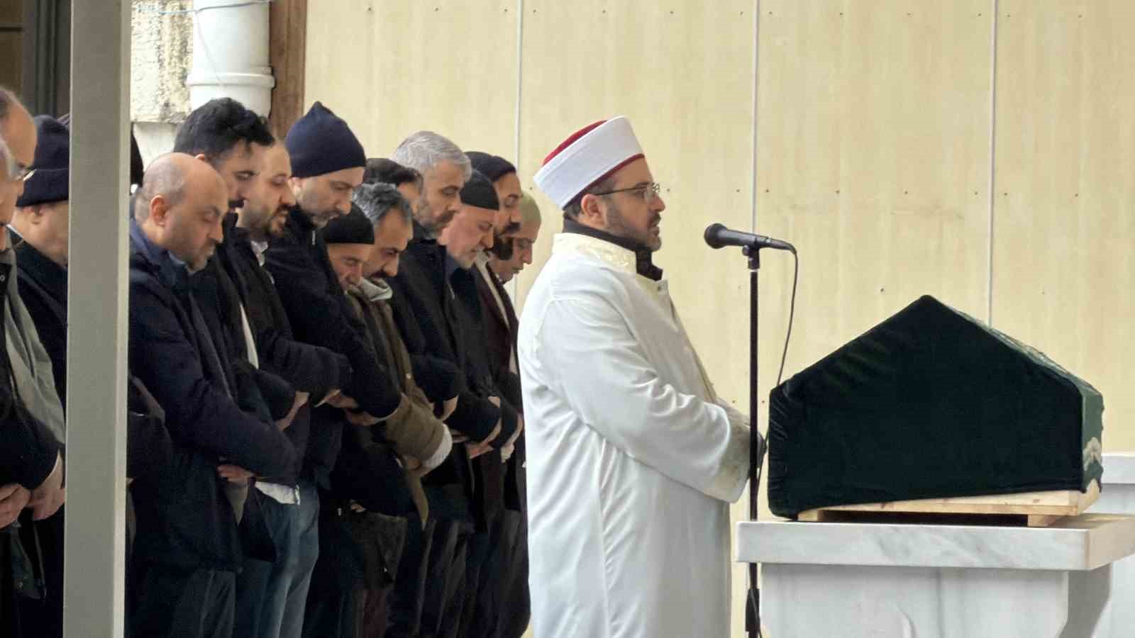 arnavutkoyde cami avlusunda vurulan yasli adam son yolculuguna ugurlandi 5 vTZneRhg