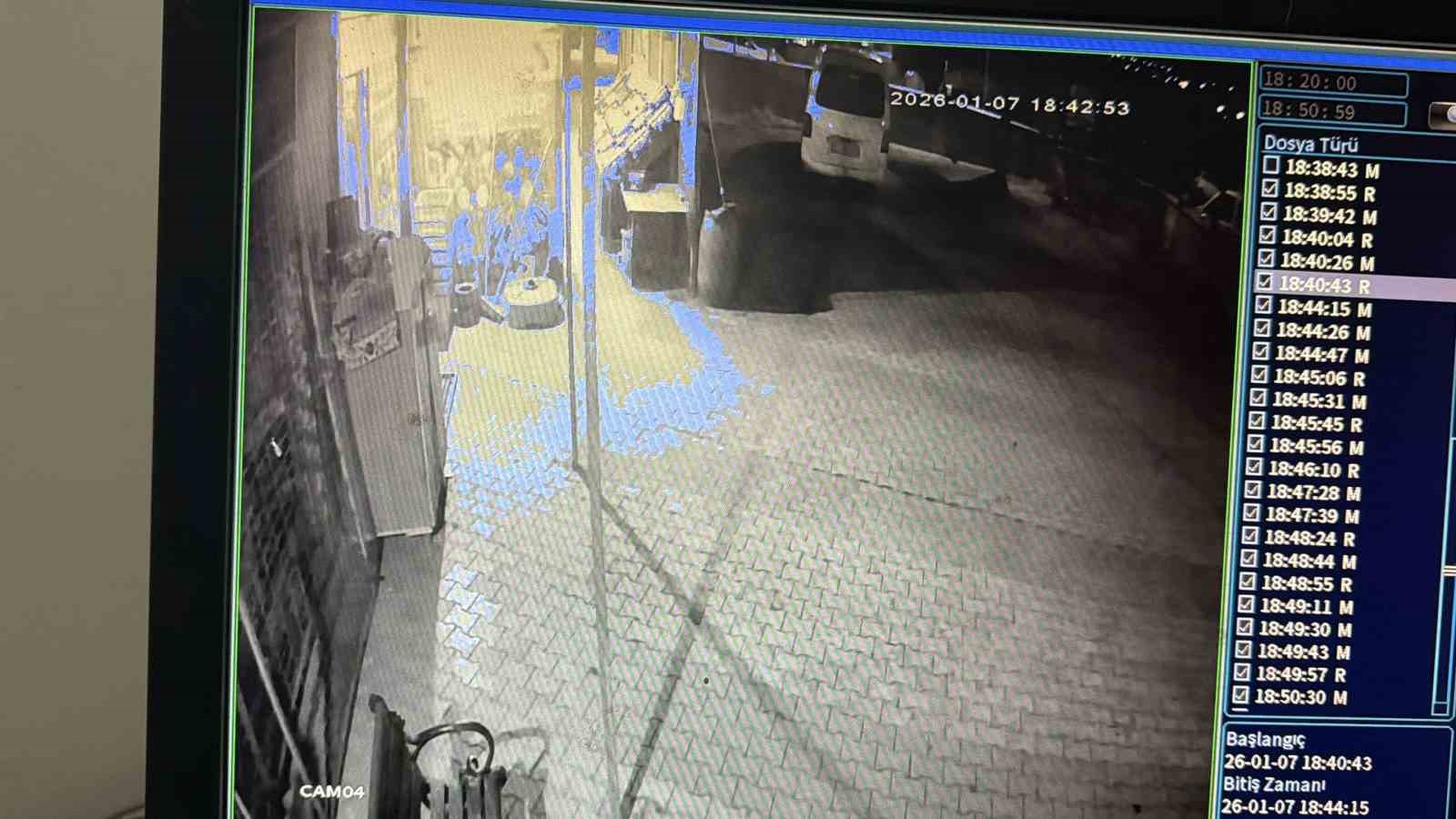 Arnavutköy’de cami avlusunda yaşlı adama silahlı saldırı: 1 yaralı 9 arnavutkoyde cami avlusunda yasli adama silahli saldiri 1 yarali 5