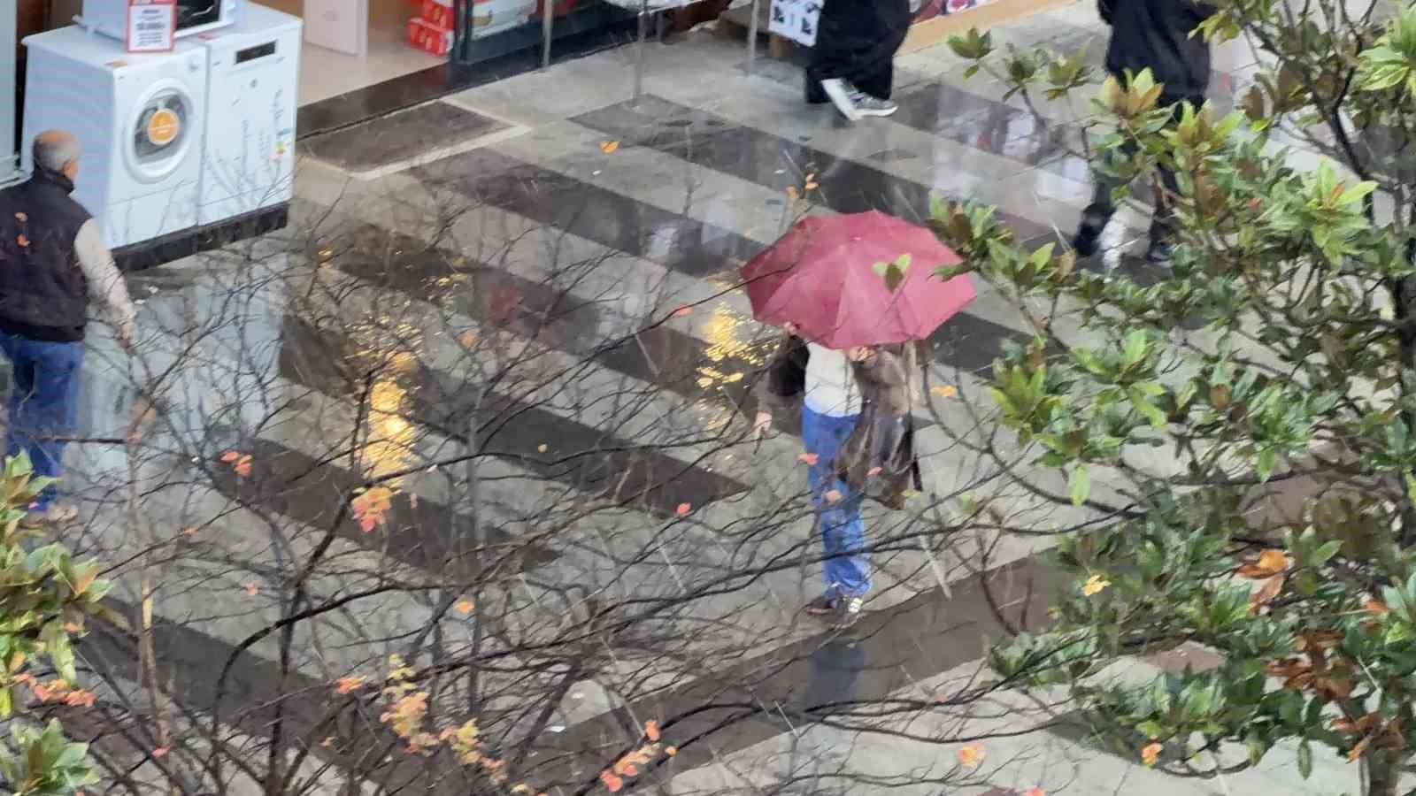 arnavutkoyde dolu yagisi etkili oldu 2 L3eyzwv6