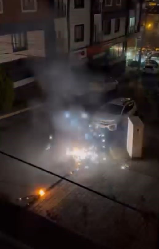 arnavutkoyde elektrik kablolari patlayarak yandi 1 u8NzUccS