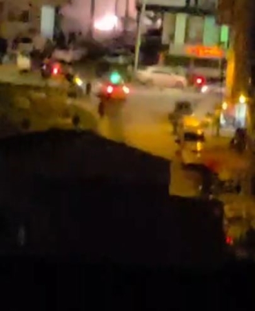 arnavutkoyde-elektrik-kablolari-patlayarak-yandi-2WJxcNTv.jpg
