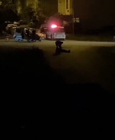 arnavutkoyde-gece-yarisi-sokak-ortasinda-kavga-polis-guclukle-mudahale-etti-4l4IXaEw.jpg