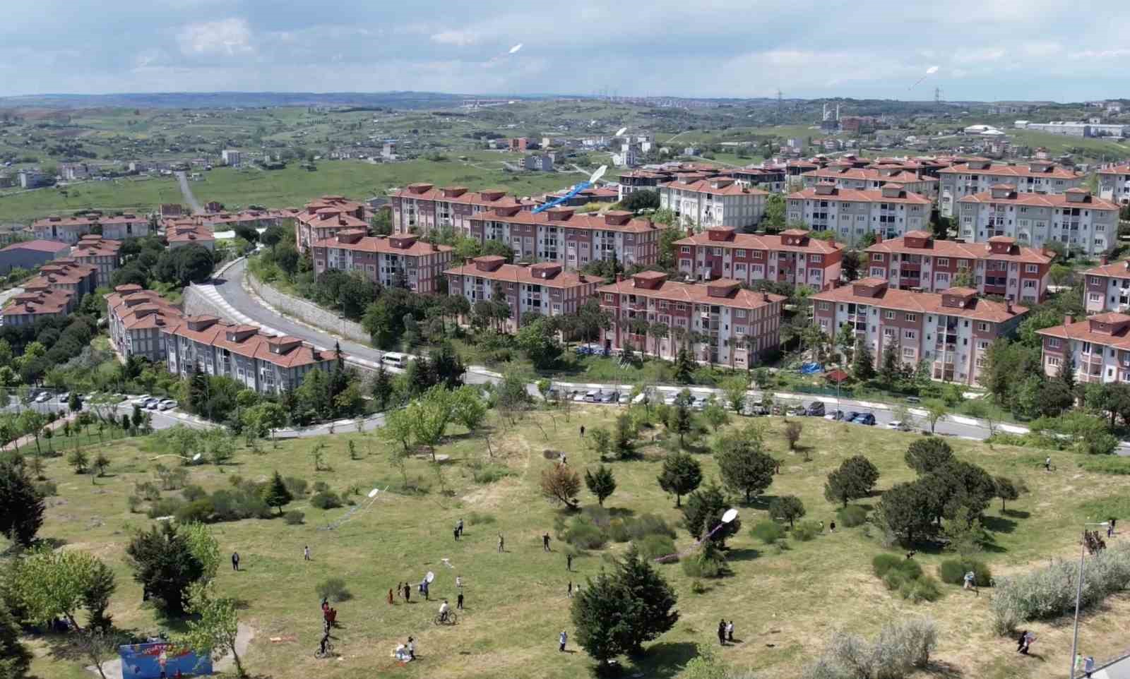 Arnavutköy’de geleneksel uçurtma şenliği renkli görüntülere sahne oldu 4 arnavutkoyde geleneksel ucurtma senligi renkli goruntulere sahne oldu 0 5LiyQjzL