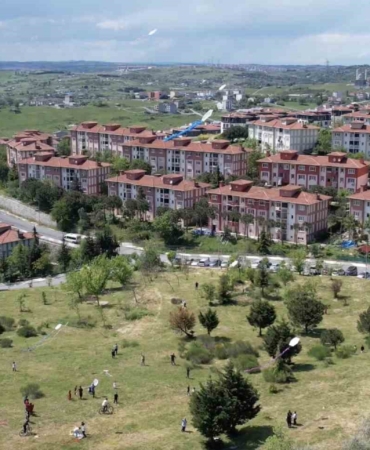 arnavutkoyde-geleneksel-ucurtma-senligi-renkli-goruntulere-sahne-oldu-EquzFFWI.jpg