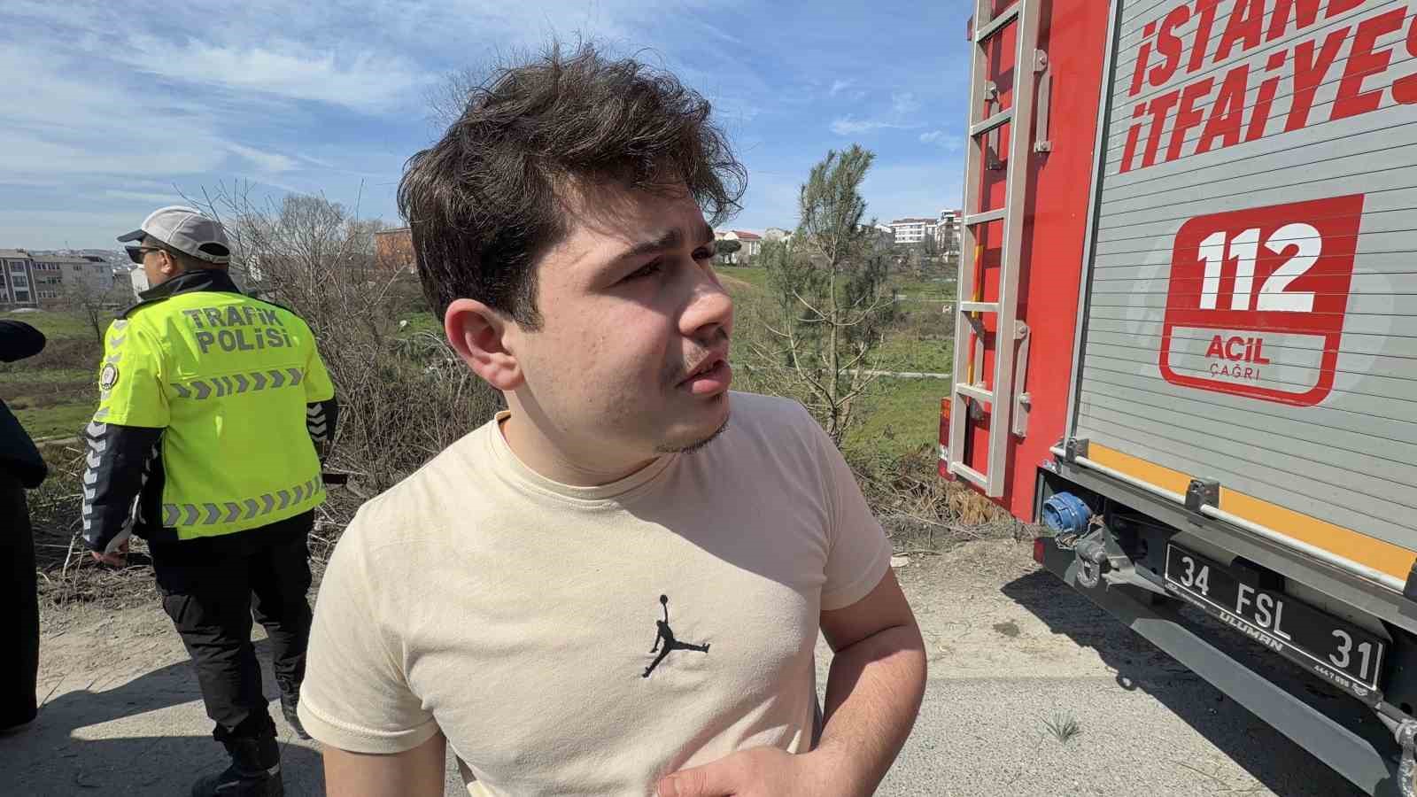 arnavutkoyde hafriyat kamyonu cayirlik alana uctu agaclarin devrildigi alan havadan goruntulendi 7
