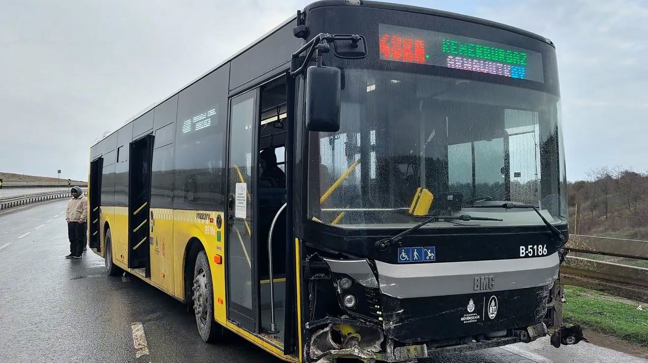 arnavutkoyde iett otobusu kazaya karisti 2 yolcu yaralandi 0
