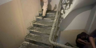 arnavutkoyde-insaatta-beton-dokulurken-6-katli-binanin-duvari-patladi-yuzlerce-kilo-beton-bina-icerisine-CNnT3dnw.jpg