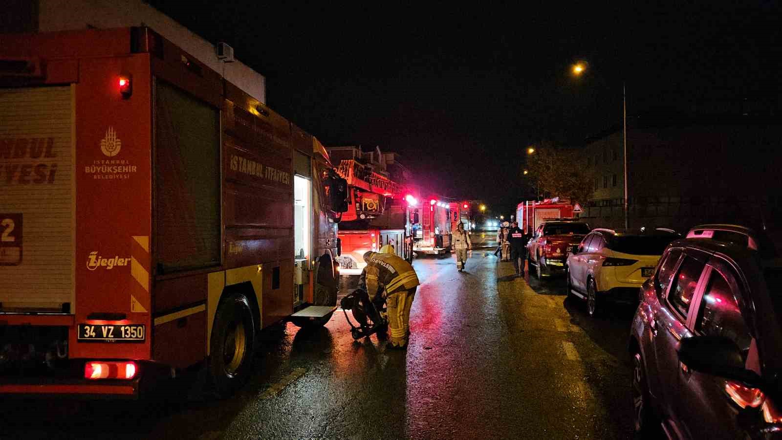 arnavutkoyde is yeri alevlere teslim oldu 1i agir 3 yarali 2