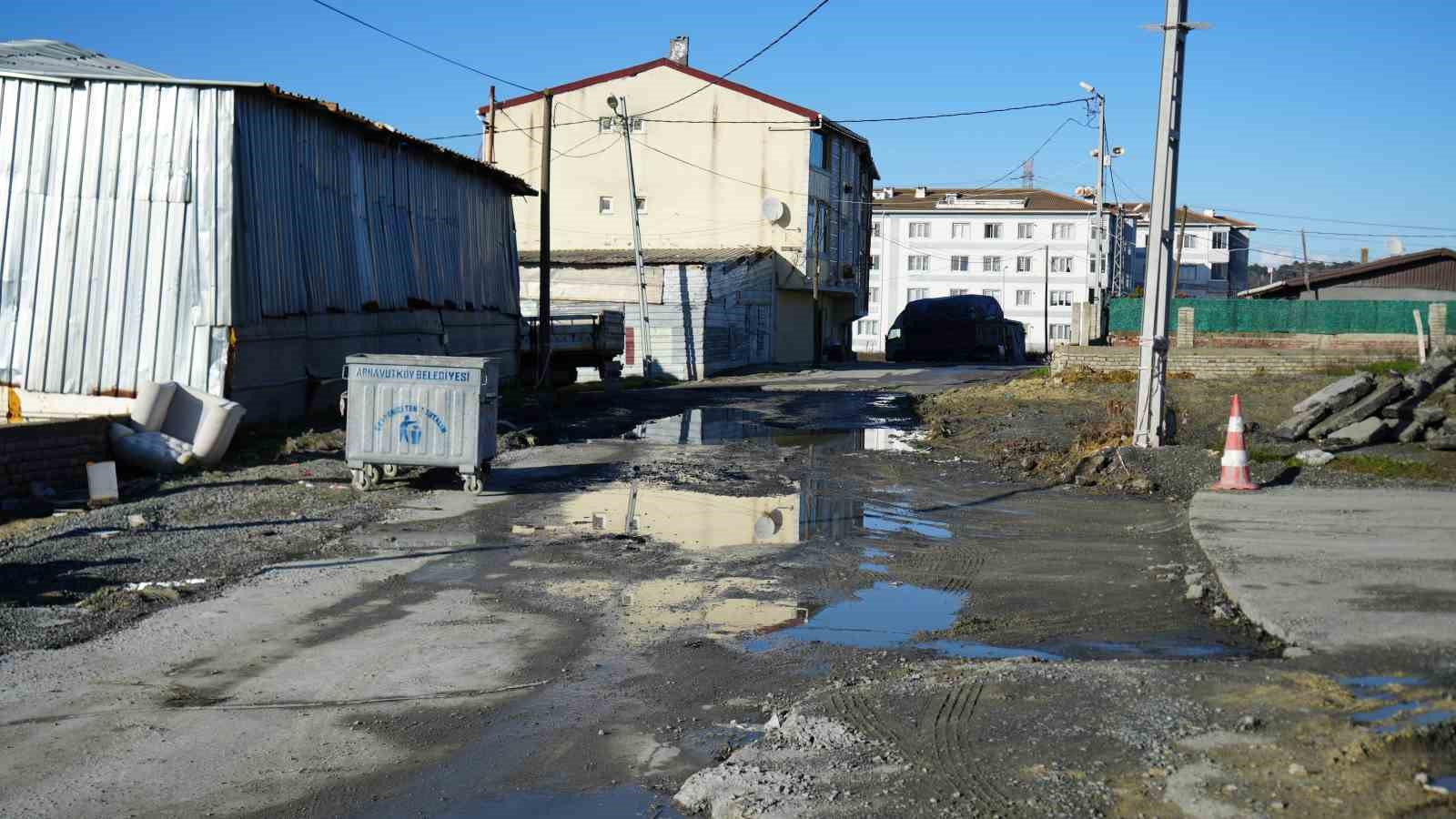 arnavutkoyde iski calismasi yarim kaldi mahalleli cileden cikti 10 e5lprlHX