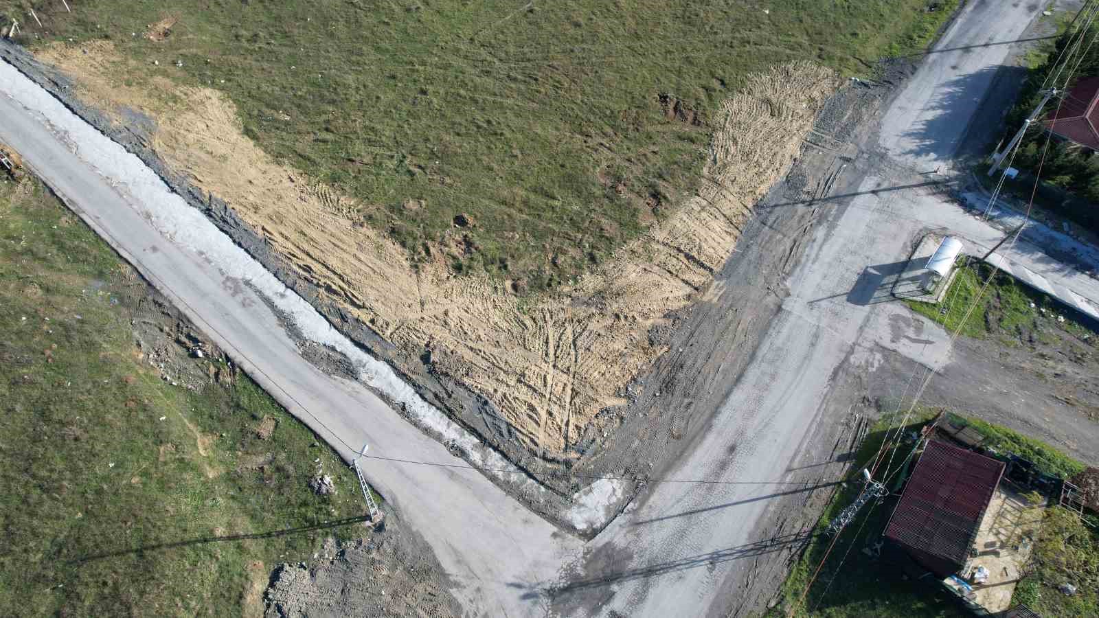 arnavutkoyde iski calismasi yarim kaldi mahalleli cileden cikti 6 n6H3tJtC