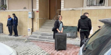 arnavutkoyde-istinat-duvari-coken-binalarda-tahliye-islemi-basladi-DDEl1dPu.jpg