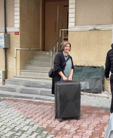 arnavutkoyde-istinat-duvari-coken-binalarda-tahliye-islemi-basladi-DDEl1dPu.jpg