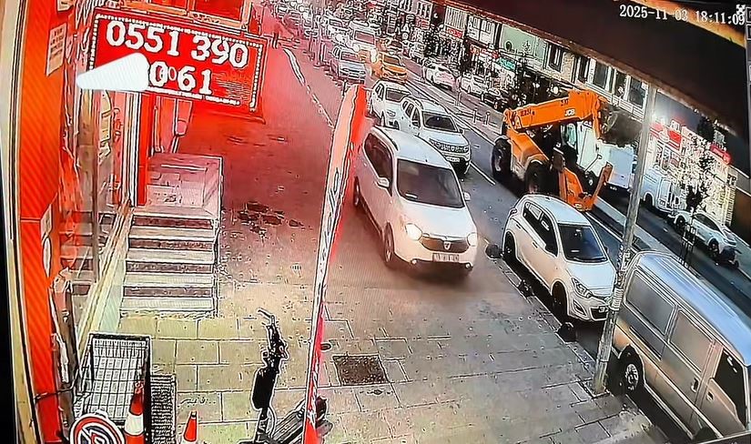 arnavutkoyde kaldirima cikan otomobil tehlike sacti 0 UBT54w4f