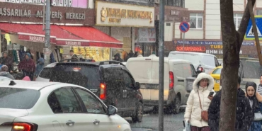 arnavutkoyde-kar-yagisi-etkili-olmaya-devam-ediyor-vG5pIPRC.jpg
