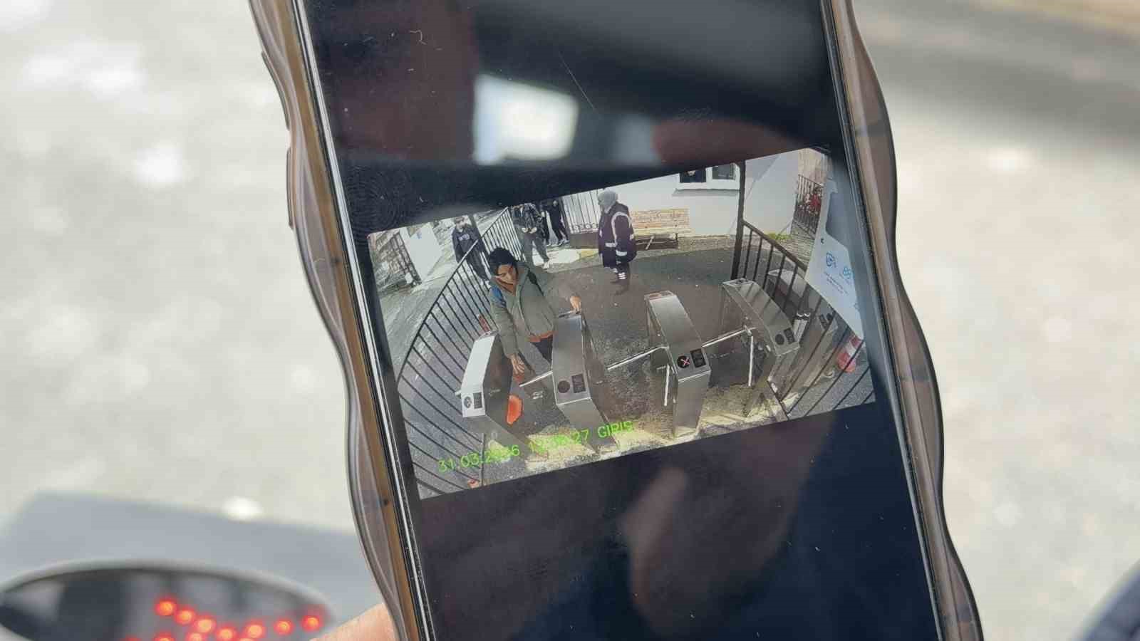 Arnavutköy’de lisede "üst düzey güvenlik" uygulaması: Velilere anlık fotoğraflı bildirim 12 arnavutkoyde lisede ust duzey guvenlik uygulamasi velilere anlik fotografli bildirim 8 9j3gRlrX