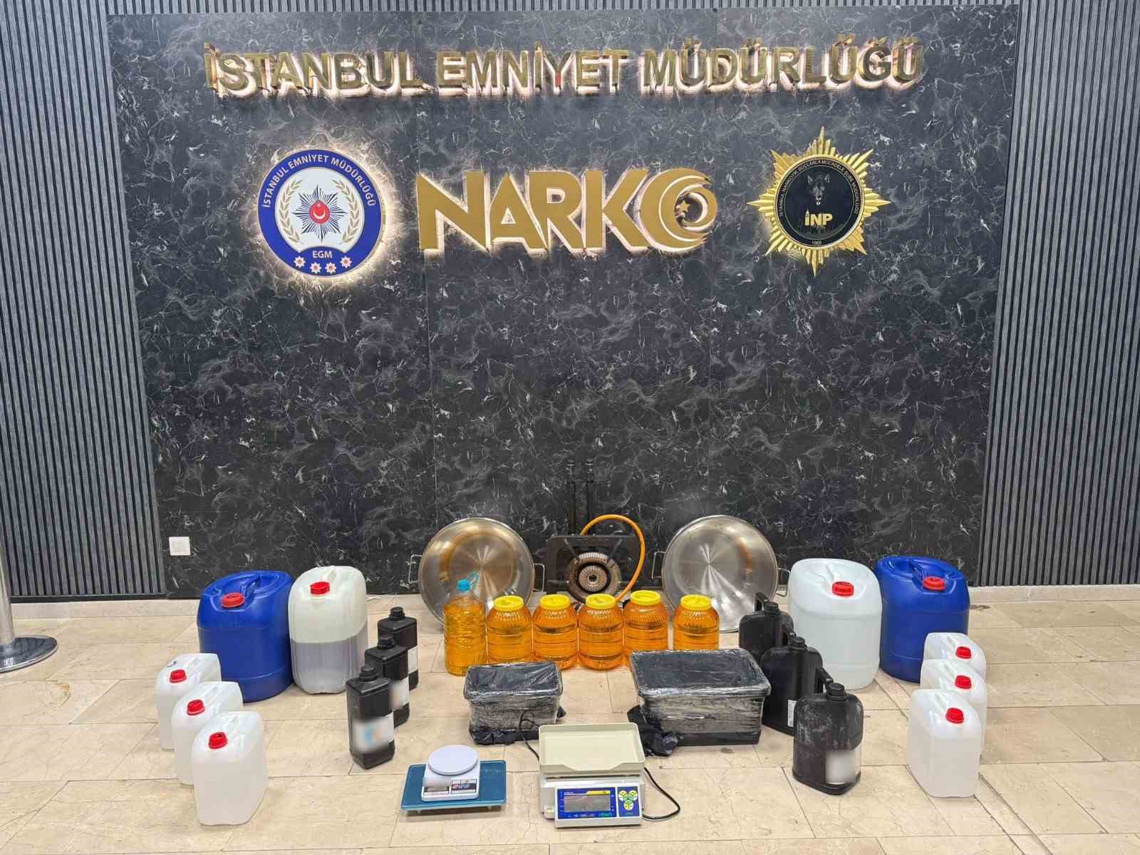 Arnavutköy’de lüks villada uyuşturucu operasyonu: 47 kilo uyuşturucu maddeye de el konuldu 4 arnavutkoyde luks villada uyusturucu operasyonu 47 kilo uyusturucu maddeye de el konuldu 0 sJAdXJLp