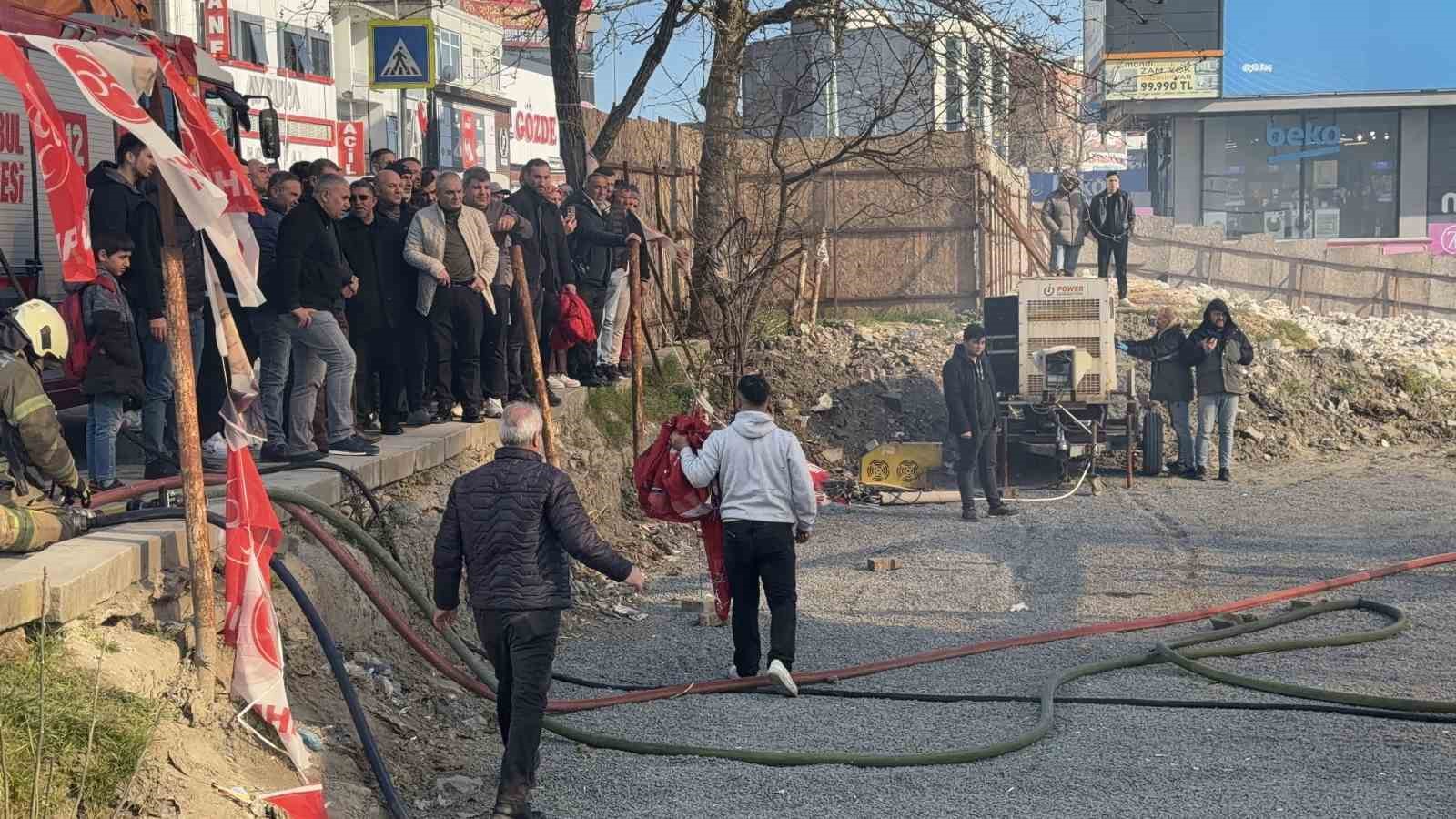 arnavutkoyde mhpnin iftar cadirinda yangin 6 pZOAmZTd