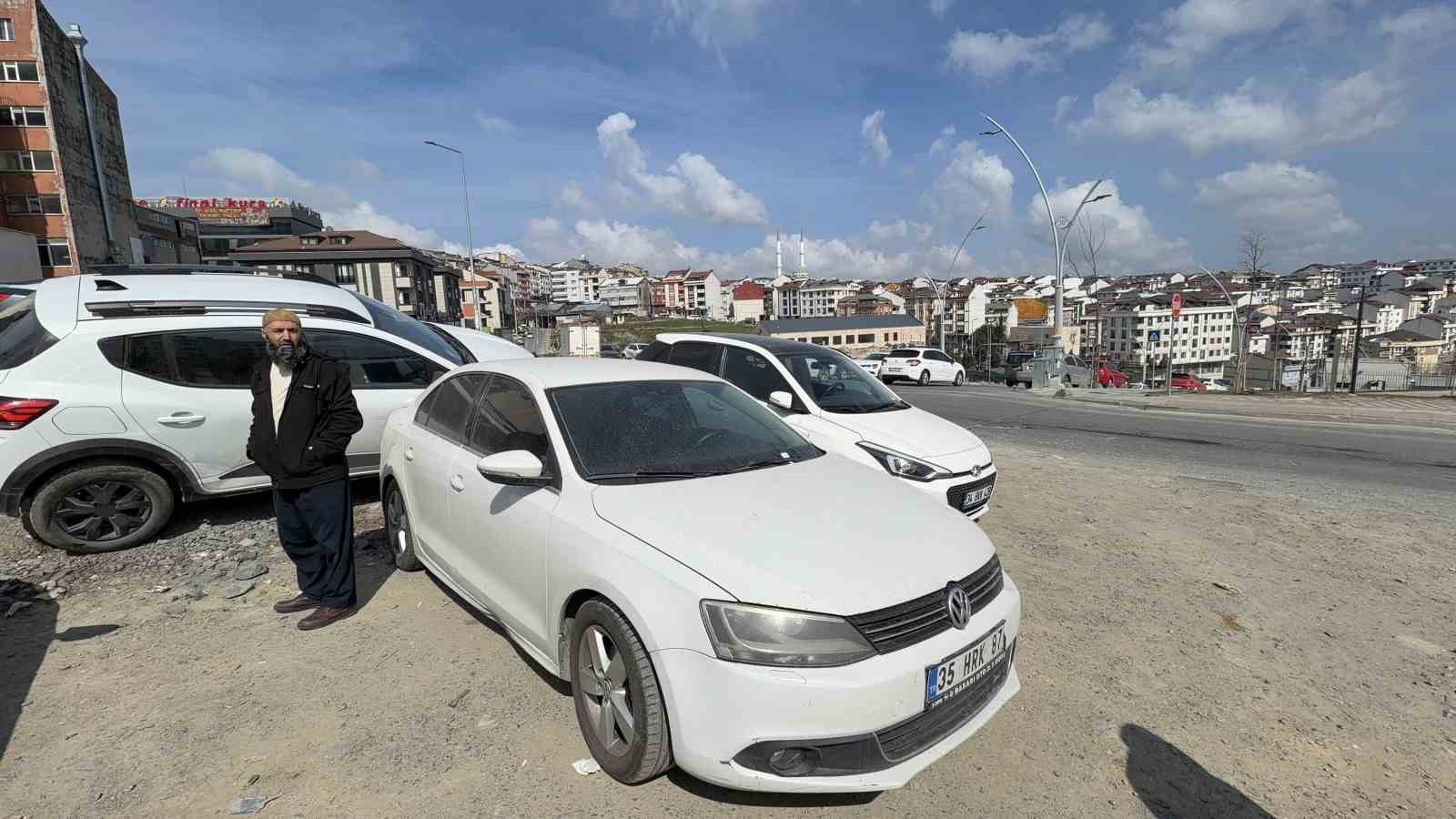 arnavutkoyde park etmek isterken araclarin uzerine cikti 5 P6gbVTbh