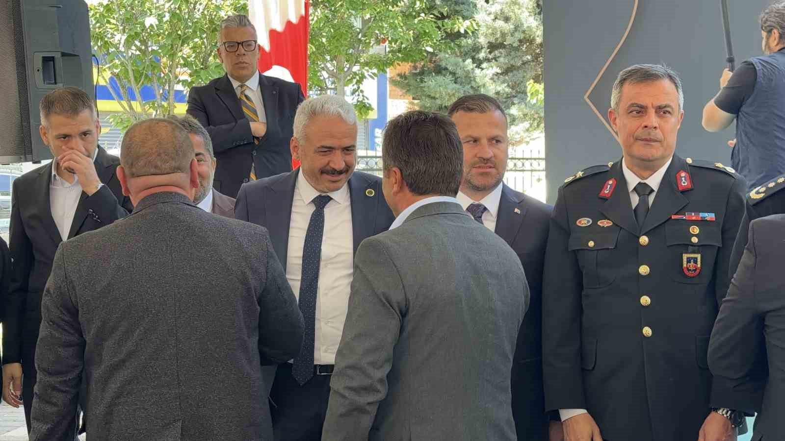 arnavutkoyde protokol ve vatandaslar geleneksel bayramlasma programinda bulustu 5 CuA6PgPd