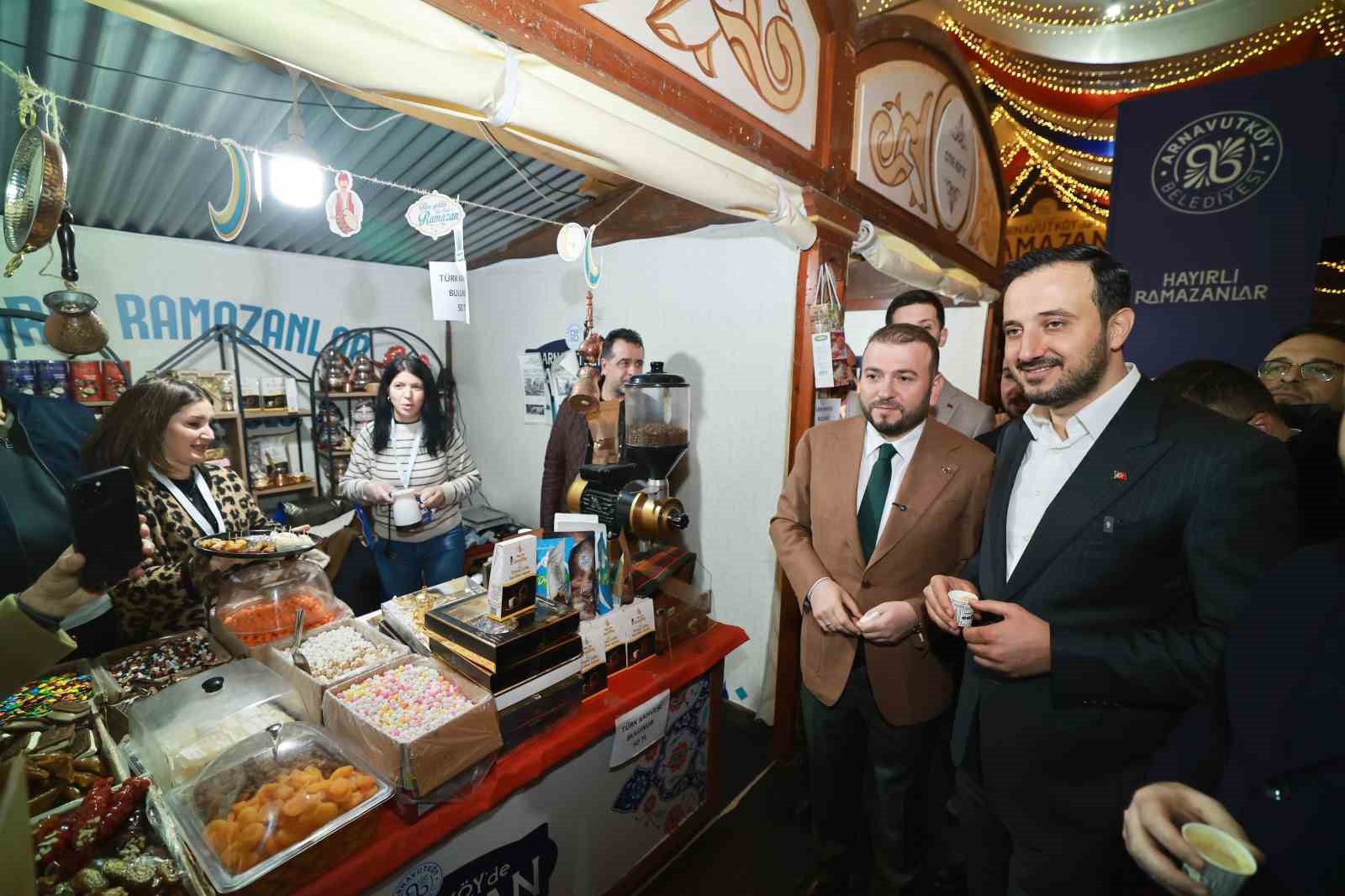 arnavutkoyde ramazan coskusuna ak parti istanbul il baskani abdullah ozdemir eslik etti 6 cyXLRcOT