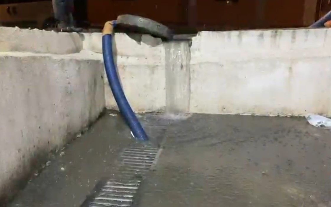 arnavutkoyde saganak yagista ev ve is yerlerini su basti 1 8NAVwU4y