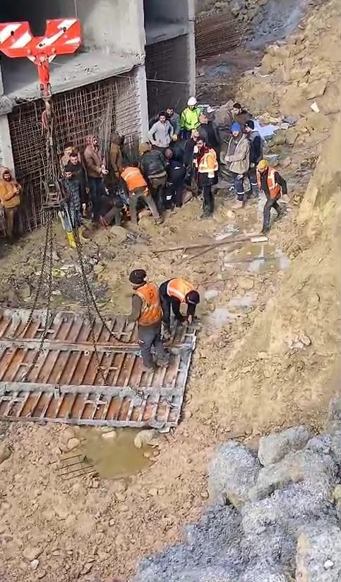 arnavutkoyde santiyede dusen genc isci hayatini kaybetti 2 5lRPcIGN