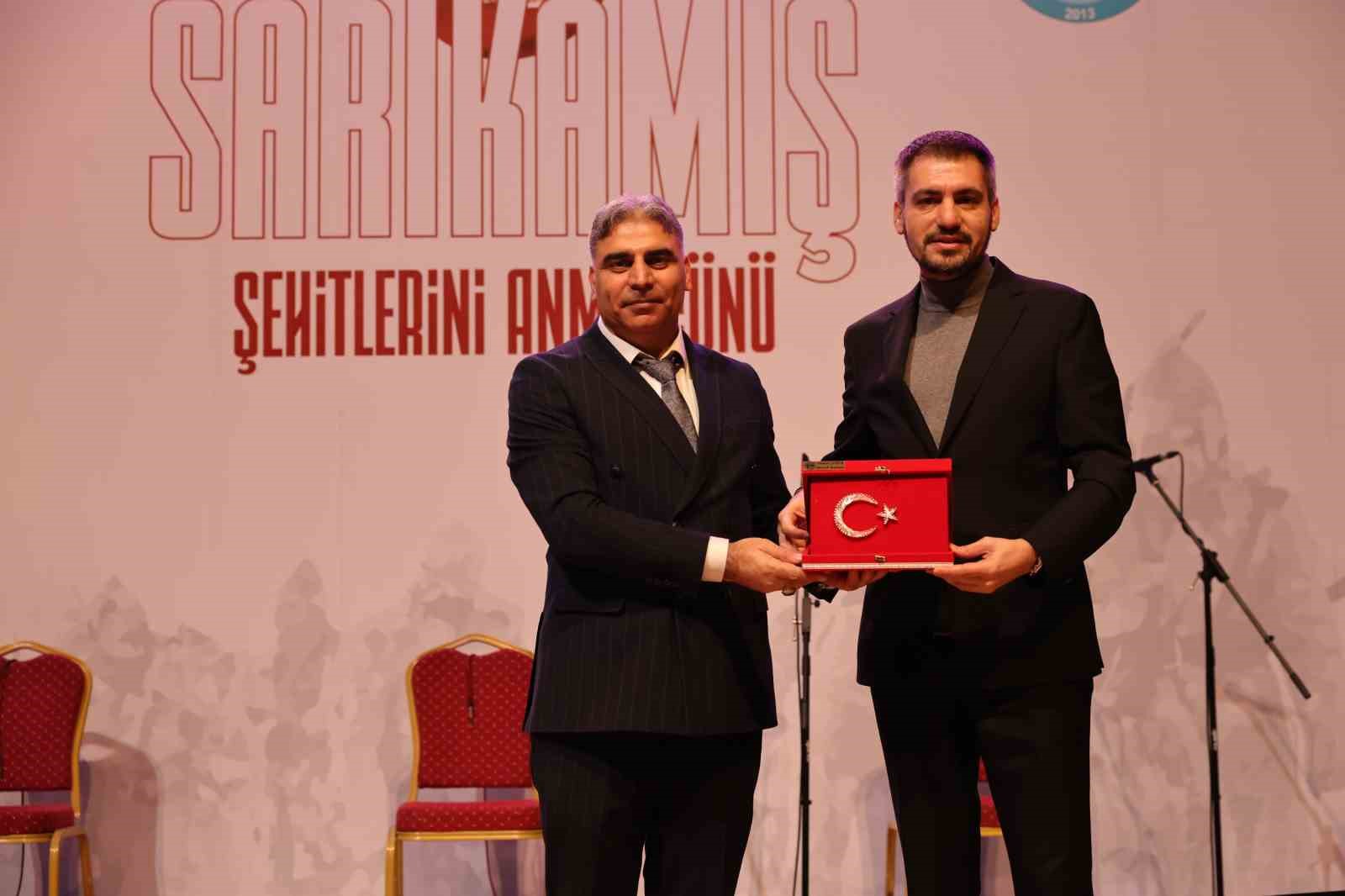Arnavutköy’de Sarıkamış ruhu yeniden canlandı: Şehitler dualarla yad edildi 6 arnavutkoyde sarikamis ruhu yeniden canlandi sehitler dualarla yad edildi 2 68RBnZfl