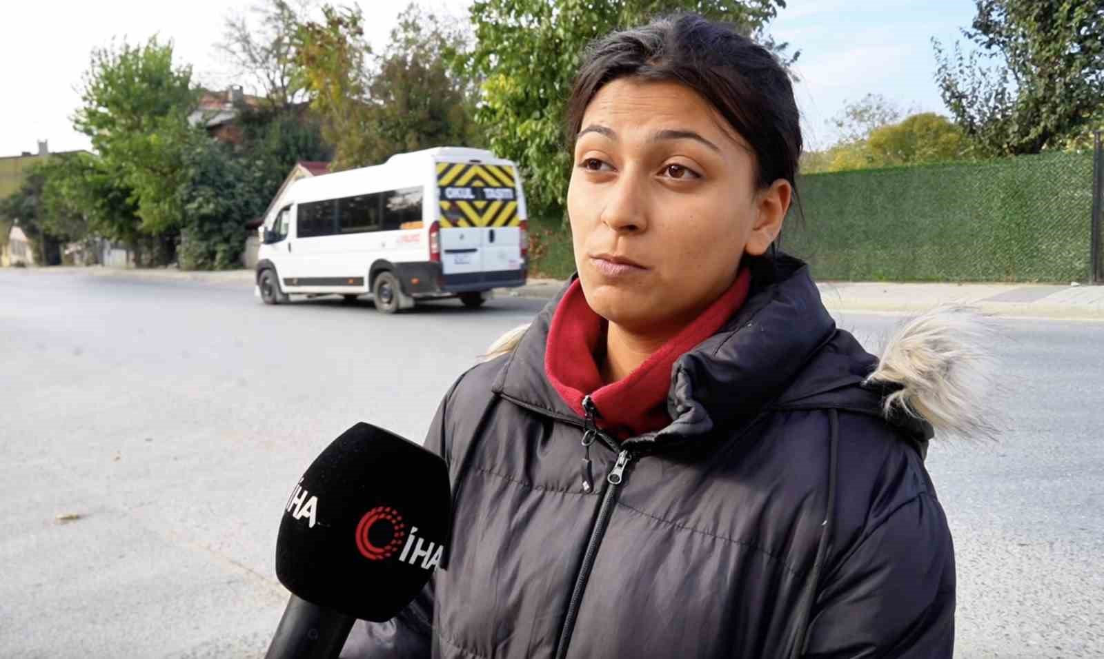arnavutkoyde servis minibusunun carptigi cocuk yaralandi 2 Zv3pzu82