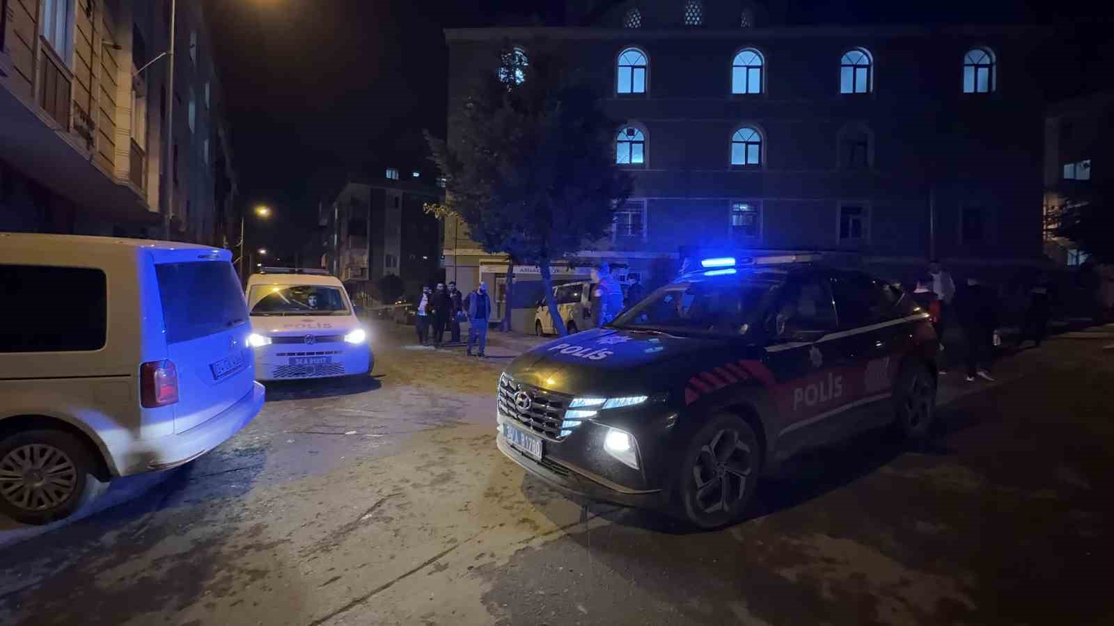 arnavutkoyde silahli saldiri 1i cocuk 2 yarali 0