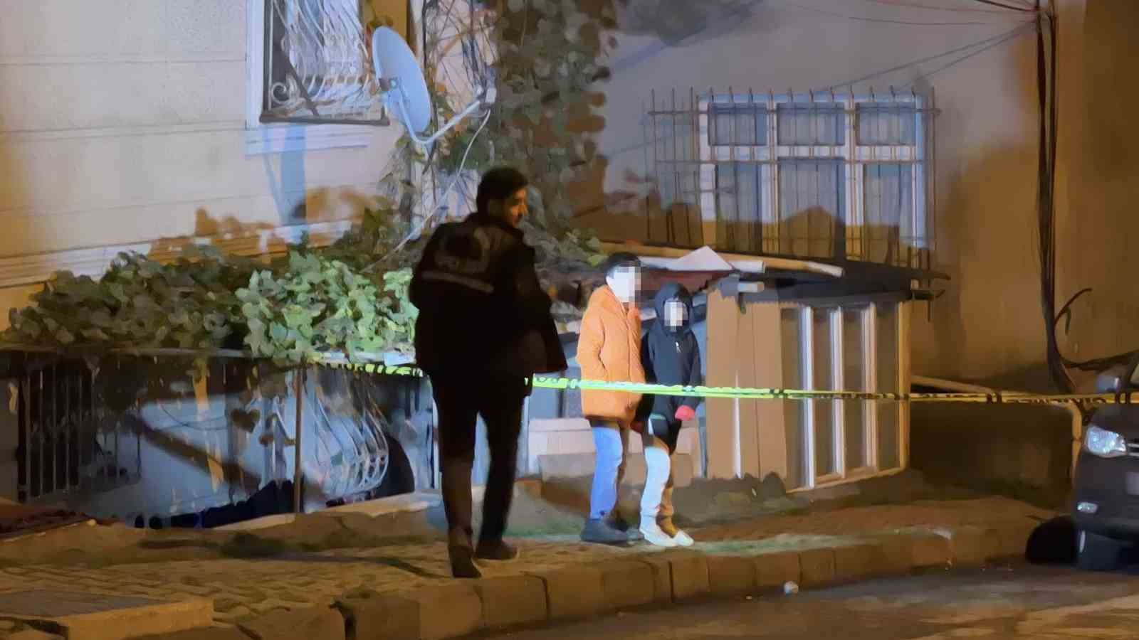 arnavutkoyde silahli saldiri 1i cocuk 2 yarali 6 lpC1f5Cy