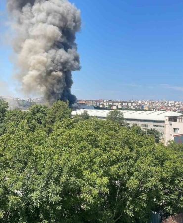 arnavutkoyde-sunger-fabrikasinda-yangin-xAI4Vg5a.jpg