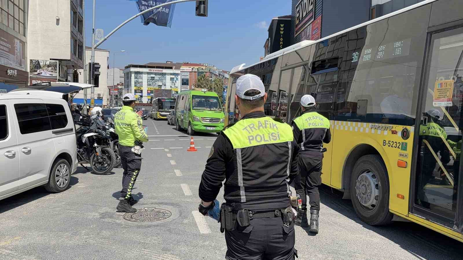 Arnavutköy’de Trafik Haftası’nda anlamlı uygulama: Ceza değil bilinçlendirme yapıldı 4 arnavutkoyde trafik haftasinda anlamli uygulama ceza degil bilinclendirme yapildi 0 MfKNMw46