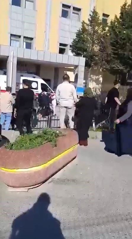 arnavutkoyde trafik kavgasi hastaneye tasti 2 yarali 0