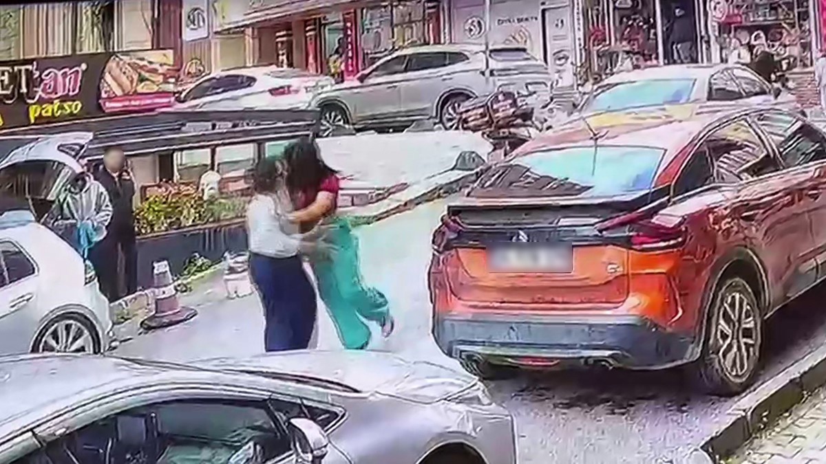 arnavutkoyde trafikte tartistigi kadina kafa atan sosyal medya fenomenine agir ceza 1 SYJGaQ3h