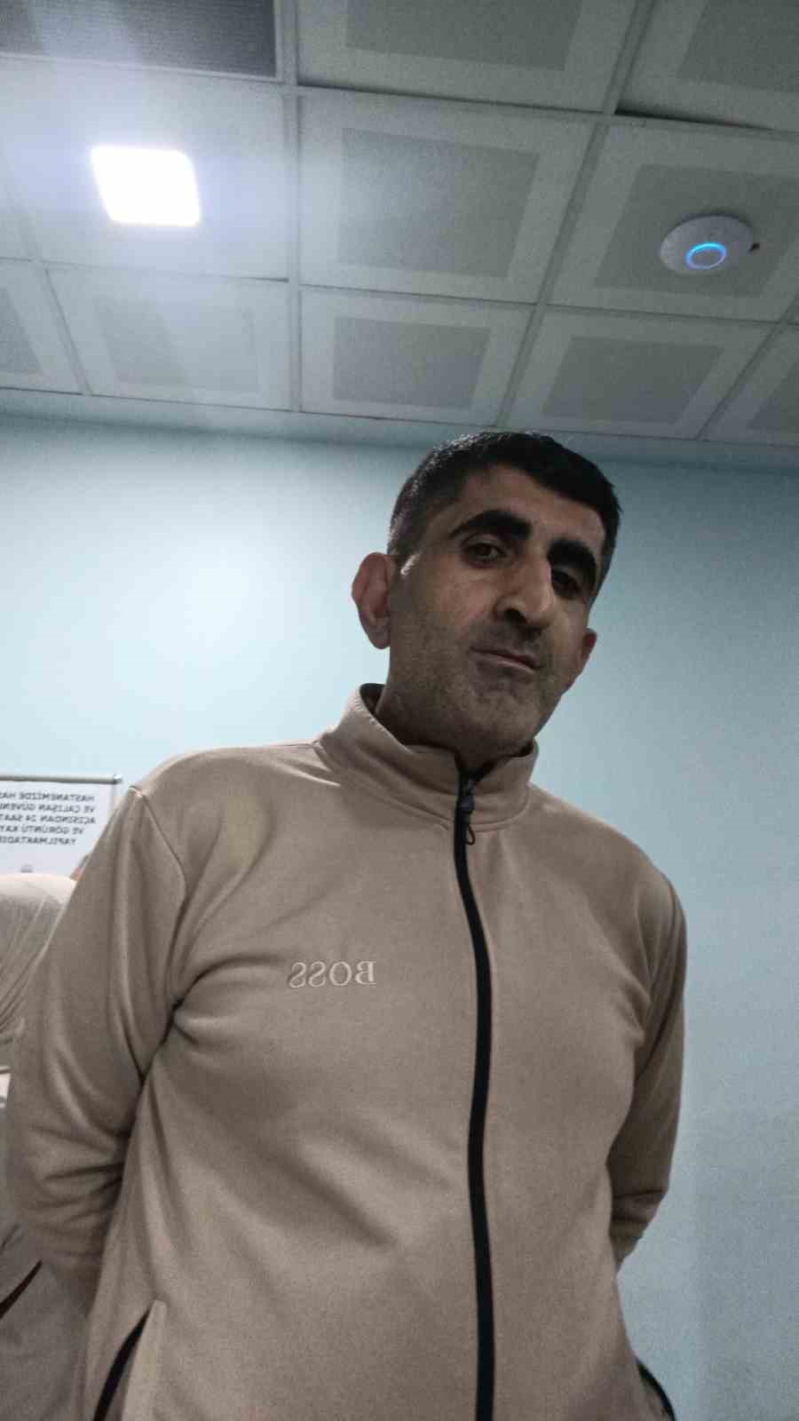 Arnavutköy’de yolun karşısına geçmeye çalışan adama otomobil çarptı 4 arnavutkoyde yolun karsisina gecmeye calisan adama otomobil carpti 0 HmRNgzkN