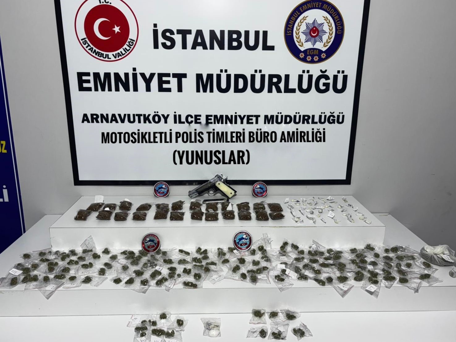 arnavutkoyde yunus polislerinden dikkat ceken operasyon anahtardan calinti motosiklet cikti 2 jvk3vP2e