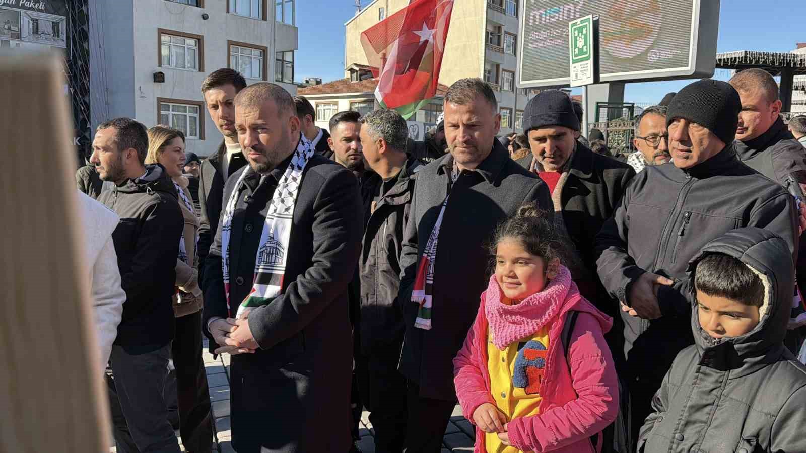 arnavutkoyden gazzeye yardim tiri dualarla ugurlandi 2