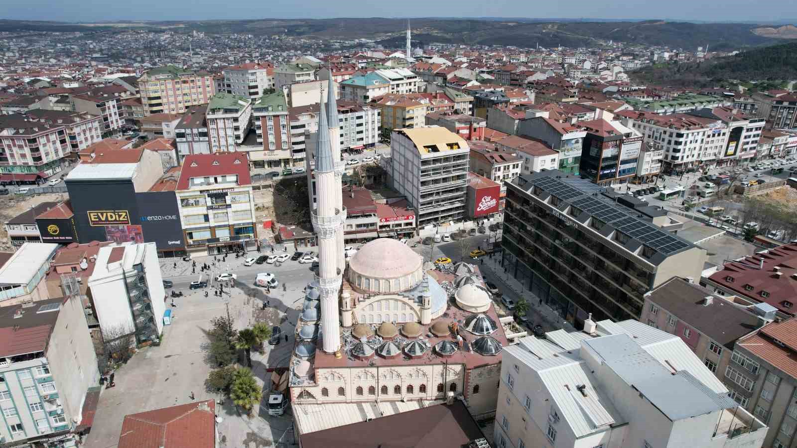 arnavutkoyun simgesi 46 yillik merkez camii yikiliyor 2