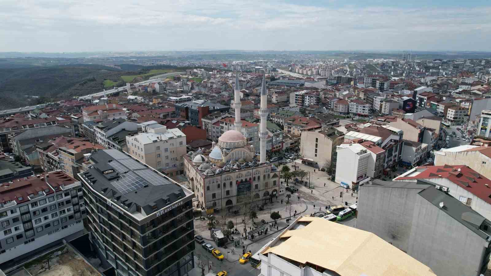 arnavutkoyun simgesi 46 yillik merkez camii yikiliyor 3 WqGMaXYs