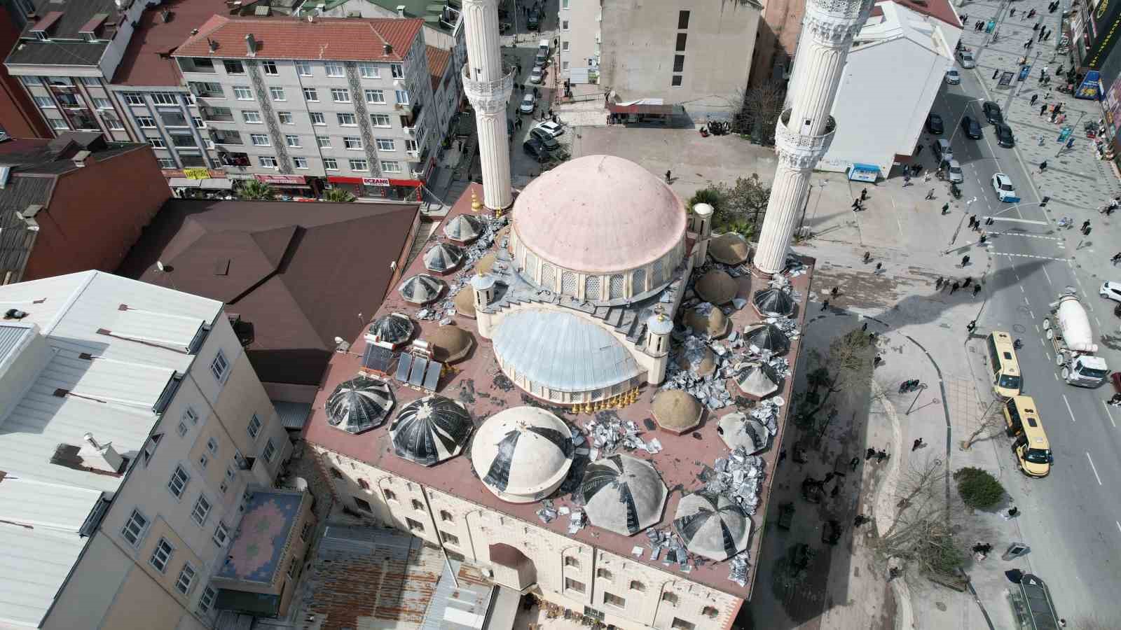 arnavutkoyun simgesi 46 yillik merkez camii yikiliyor 4 NqOnJXGs