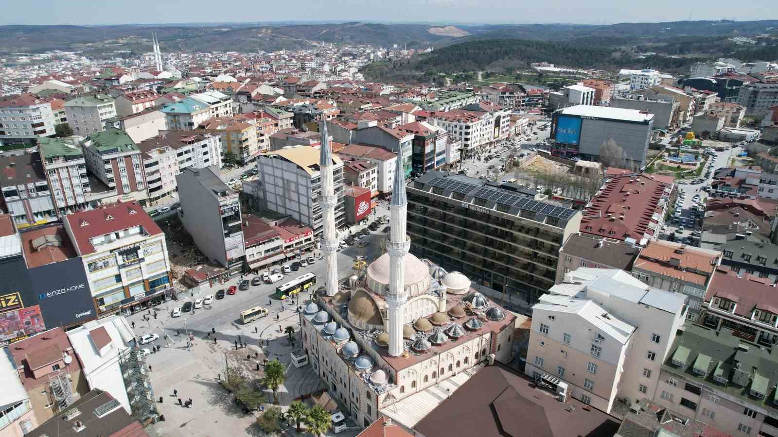 arnavutkoyun simgesi 46 yillik merkez camii yikiliyor 7 wpQku8kB